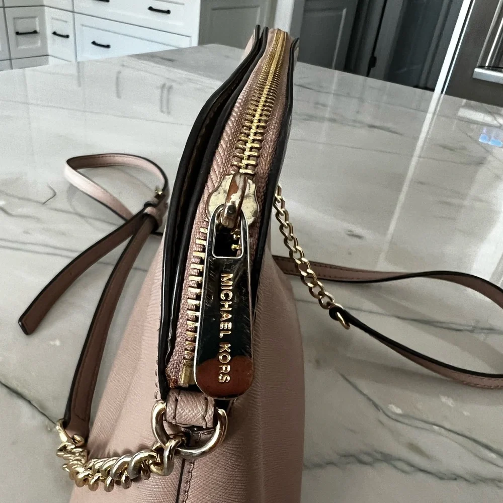 Michael Kors Dome Crossbody Bag w/ adjustable straps chain decor Pink